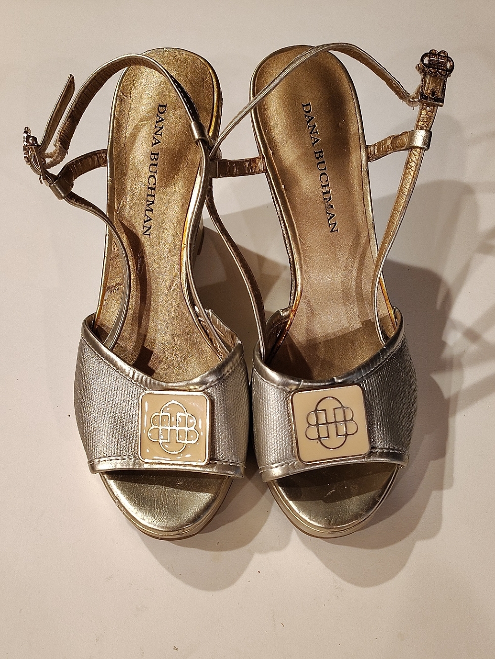 Dana Buchman Metallic Silver Gold Open-Toe Slingback Heels GYC X
